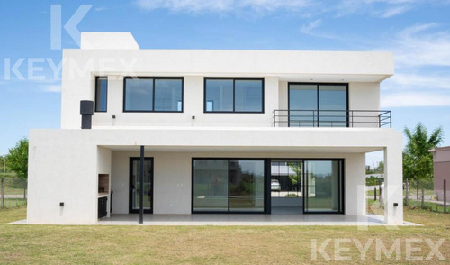 Casa En Venta Barrio Magallanes Frente Al Lago