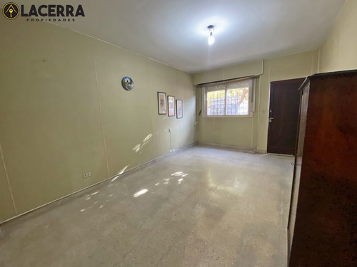 Imagen 2 de 12 de Departamento De 2 Ambientes En Planta Baja A La Calle