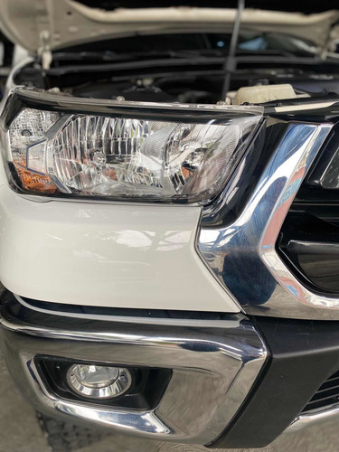 Imagen 5 de 7 de Toyota Hilux Diesel 4x4 Automático