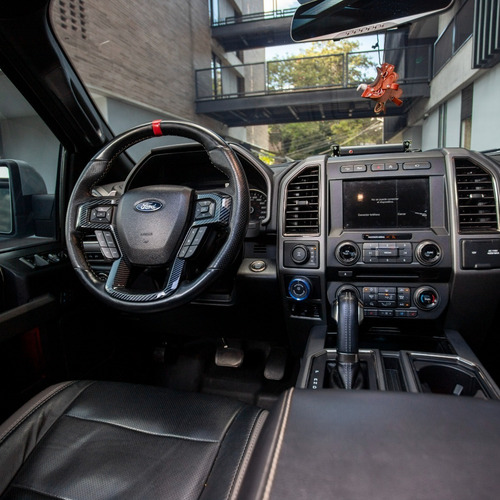 Imagen 20 de 23 de Ford F-150 Raptor Cabina