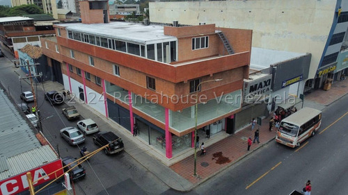 Edificio Comercial En Venta En Pleno Centro De Barquisimeto, Lara M,.c-*