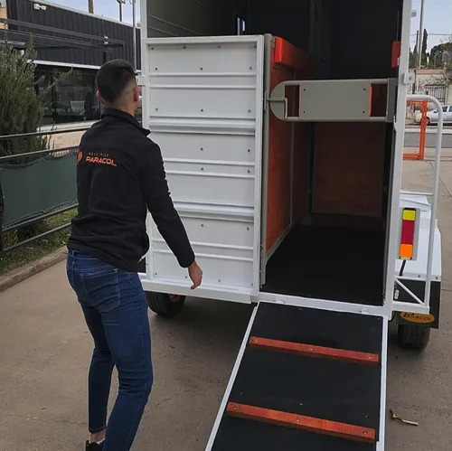 Acoplado Trailer Cerrado Full 2 Caballos Cigueña Piso Goma