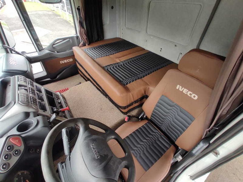 Imagem 13 de 14 de Iveco 400 6x2 Trucado Ano 2014 Automatico Teto Alto C/ Rodas