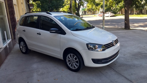 Imagen 1 de 8 de Volkswagen Suran 1.6 Trendline 11b 2014