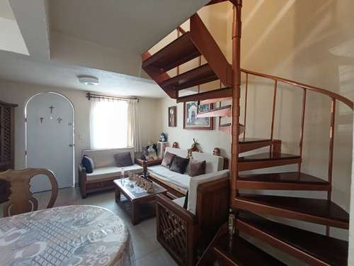 Casa 3 Recamaras Con Estudio, Cocina Integral, Acabados Lujo