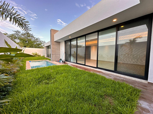 Casa En Venta Merida, Conkal, Privada Olivia, Una Planta, Entrega Inmediata.