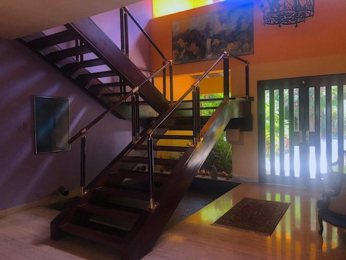 Imagen 2 de 13 de Casa En Venta Alto Hatillo Solares Del Carmen - Asesor Inmobiliario Yvelisse Herrera Re/max Vip Lpg 04241767041