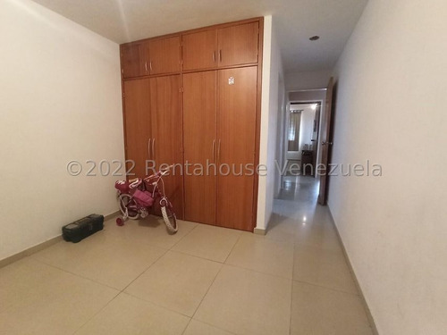 Imagen 1 de 30 de Casa En Venta En Urbanizacion Yucatan Barquisimeto, Tanque Subterraneo, Cantv Y Internet De Abba, Inf 04245943684, Cod 22-17136, J24