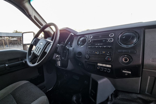 Ford F-650 Cabina Y Media/grua 2017