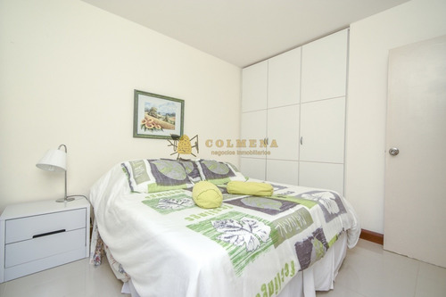 Excelente Apartamento De Tres Dormitorios Frente Al Mar - Punta Del Este- Ref: 3912