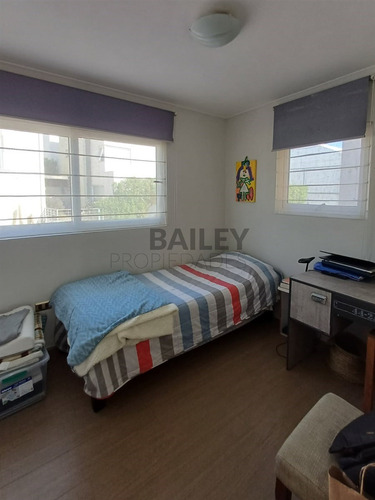 Casa En Venta De 4 Dorm. En Concón