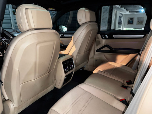 Porsche Cayenne 2022