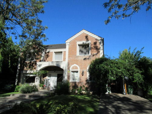 Casa De 4 Habitaciones En 2 Plantas, Barrio Cerrado La Carmela, Pilar