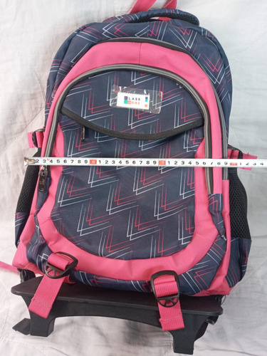 Mochila Con Ruedas + Set De 24 Lapices Con 24 Borradores.