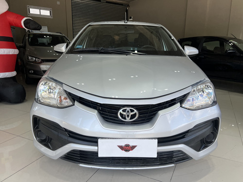 Toyota Etios 1.5 Sedan X