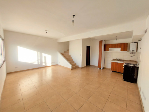 Duplex Con Cochera En Alquiler En Ramos Mejia
