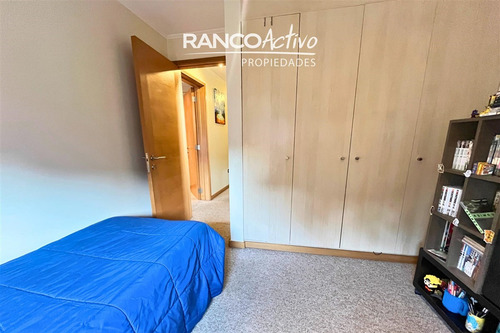 Casa En Venta En Los Arrayanes, Isla Teja Sur, 3 Niveles