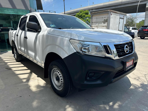 Nissan NP300 2.4 Doble Cabina Se Aa Pack Seg Mt