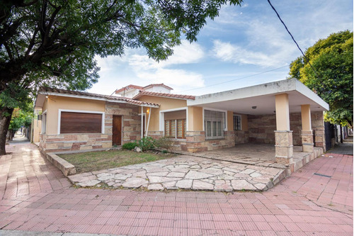 Venta Casa 3 Dormitorios Barrio Los Naranjos