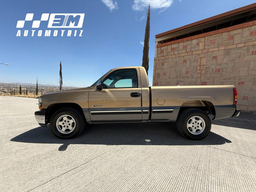 Chevrolet Cheyenne 5.3 2500 Cab Reg K 295hp 4x2 Mt