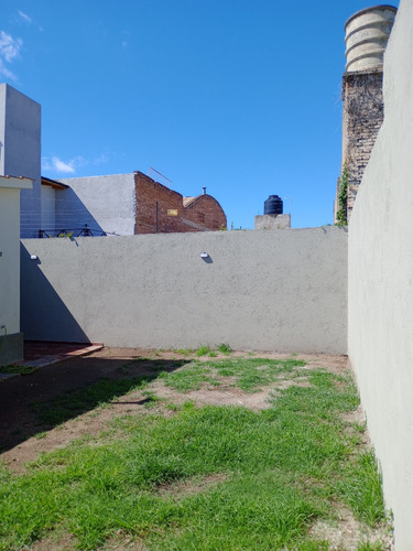 Se Vende Casa 3 Dorm-cochera-patio-remodelada. Apto Credito!