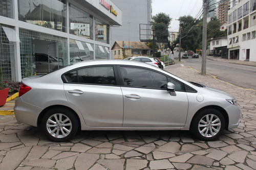 Honda Civic 1.8 Lxs 16v Flex 4p Automático