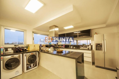 Imagen 6 de 18 de Apartamento En Venta - Brava