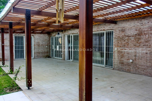 Moderna Casa En Rincon Del Indio -ref:1690