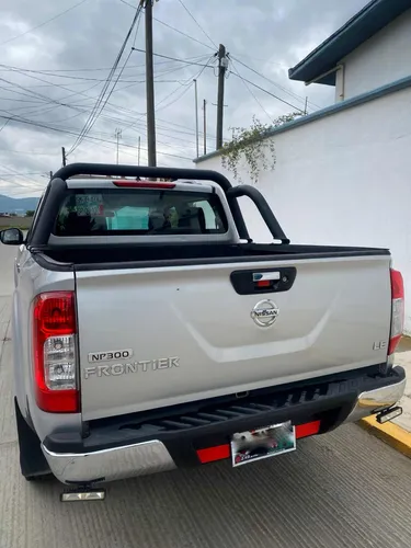Nissan NP300 Frontier 2.5 Le Aa Mt