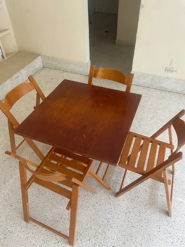 Juego De Mesa Y Sillas De Madera (Usado)