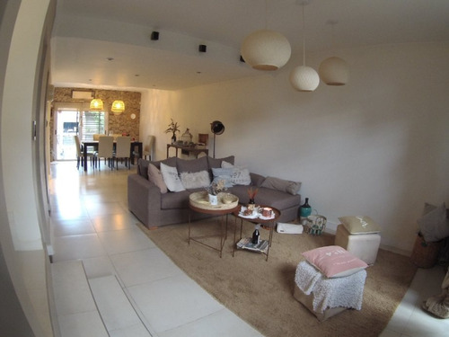Imagen 1 de 23 de Casa En Venta 4 Ambientes- Villa Udaondo