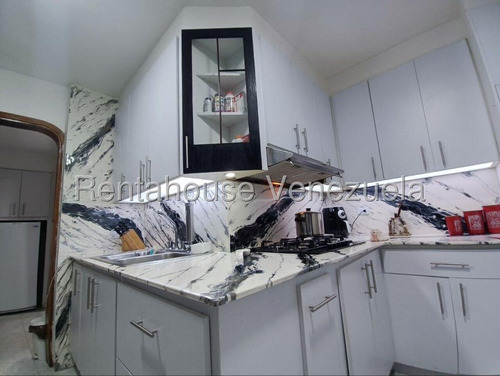 Estupenda ,amplia Y Ventilada Casa De 2 Niveles , En Venta Ubicada En La California Sur 25-17337