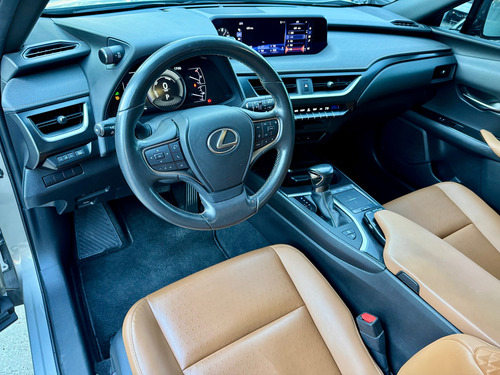 Lexus UX 250h Luxury
