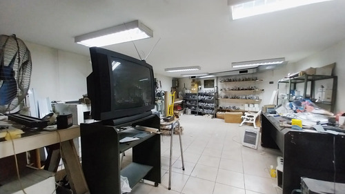 Arriendo Oficina Comercial Varios Usos Cocina Baños Santiago