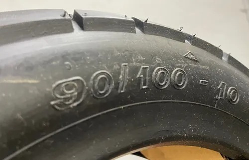 Imagen 2 de 4 de Cubierta 90/100x10 Vrm146 Tubeless Yamaha Zr-115 Tras/delant