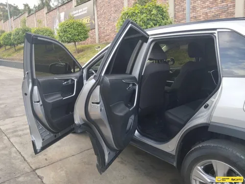Toyota RAV4 2.5 XLE