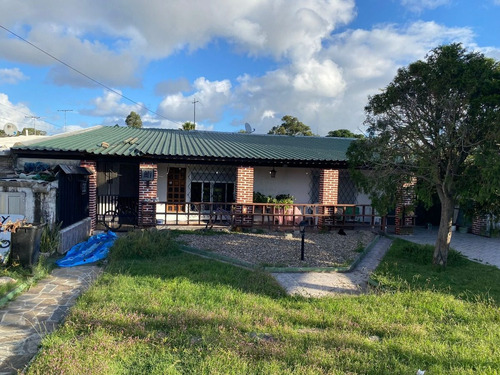 Imagen 1 de 19 de Venta Casa 4 Dorm Y 2 Baños + Cochera Apta Banco