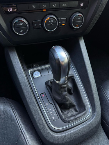 Volkswagen Jetta 1.4 4P 250 TSI TURBO CONFORTLINE AUTOMÁTICO