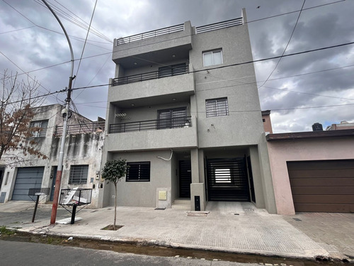 Departamento 2 Amb C/balcon Y Cochera - Alquilado