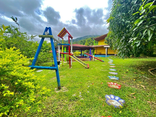 Imagen 6 de 11 de Finca En Sopetran - Piscina + 2 Cabañas + 2 Kioskos + Parque Infantil + Amplia Zona Verde En Sector Alta Valorización (5 Min Del Parque)