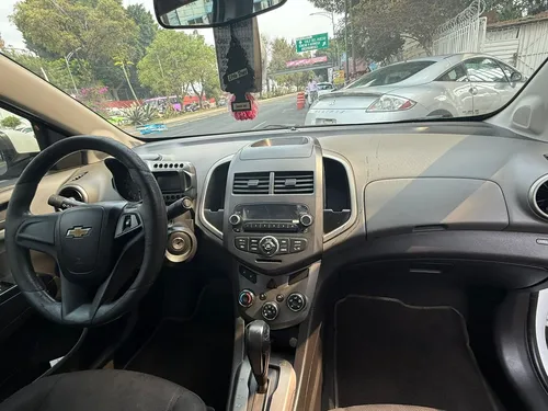 Chevrolet Sonic A 5vel Aa Mt