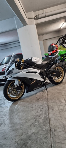 Yamaha R6