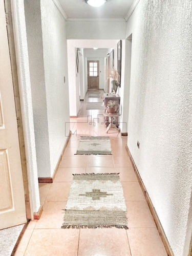 Casa En Venta De 5 Dorm. En Curicó