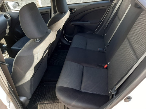Imagem 2 de 15 de Toyota Etios Sedam X Plus 1.5