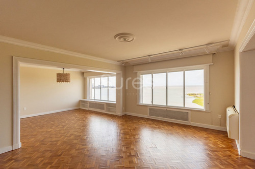 Alquiler De Apartamento En 3 Dormitorios, Punta Carretas, Montevideo (ref: Srs-12002)