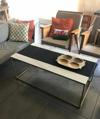 Imagen 9 de 10 de Mesa Ratona Simil Marmol Con Base De Hierro Estilo Minimal