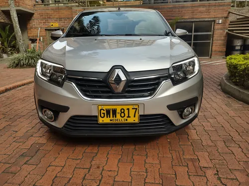 Renault Logan 1.6 Privilege / Intens