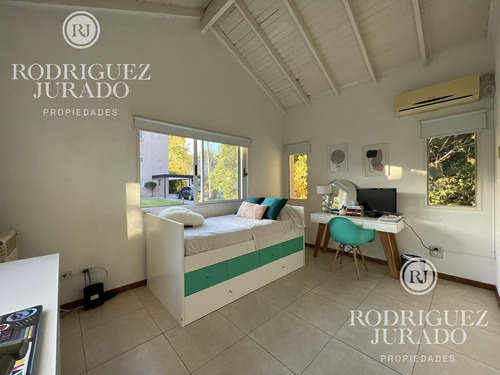 Casa De 3 Dorm + Estudio En Venta Con Pileta Fincas De Maschwitz