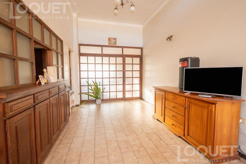 Casa En Planta Alta Barrio Alvear