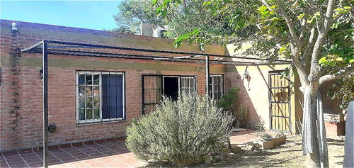 Casa De 4 Ambientes En Venta Con Local  - Santa Rosa De Conlara - Merlo - Muy Buena Ubicación.